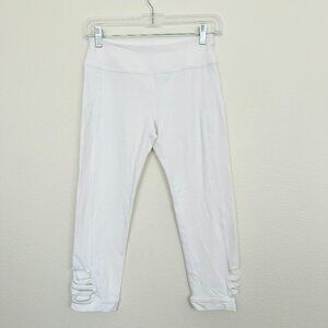 Beyond Yoga White Capri Leggings White Cutout Details Size Medium Yoga Beach